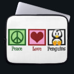Protection Pour Ordinateur Portable Pingouins Peace Love<br><div class="desc">Un signe de paix vert,  un coeur rouge et un mignon manchot. J'adore les jolis cadeaux d'animaux.</div>