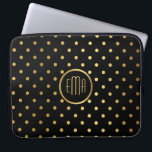 Protection Pour Ordinateur Portable Pois or chic sur noir avec Monogramme<br><div class="desc">Housse informatique chic pour la mode, ce design présente un motif pois doré sur un arrière - plan noir contrasté avec cadre rond assorti et votre monogramme personnalisé. Modifiez simplement l'exemple de texte avec vos initiales. Les couleurs dorées utilisées dans ce design ont des ombres et des surbrillances subtiles pour...</div>