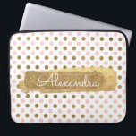 Protection Pour Ordinateur Portable Polka Nom du point d'huile rose, blanche et or<br><div class="desc">Pink,  White et Faux Gold Foil Polka Motif avec Gold Paint Stripe Elegant Monogram Coque d'ordinateur. Ce coque peut être customisé pour inclure votre nom complet avec un magnifique script blanc manuscrit.</div>