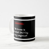 Protégé par une tasse voisine fouineuse (Devant gauche)