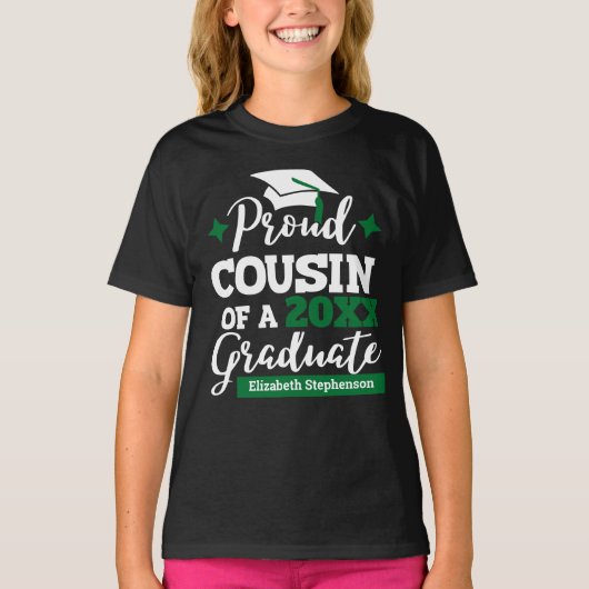 Proud Cousin van 2023 afstuderen familiematching T-shirt (Voorkant)