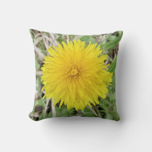 Proud Dandelion Flower. Kussen