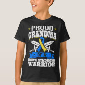 Proud grootmoeder van een downsyndroom, arrior dow t-shirt (Voorkant)