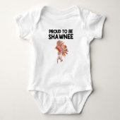 Proud om Shawnee Native American Baby Bodysuit te  (Voorkant)