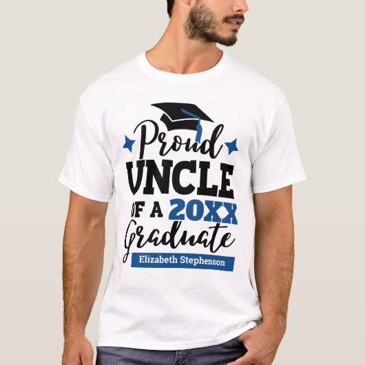 Proud oom 2022 afstuderen zwarte blauwe tassel naa t-shirt (Voorkant)