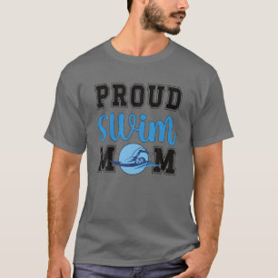 Proud Swim mama van een zwemmoeder die zwemt T-shirt