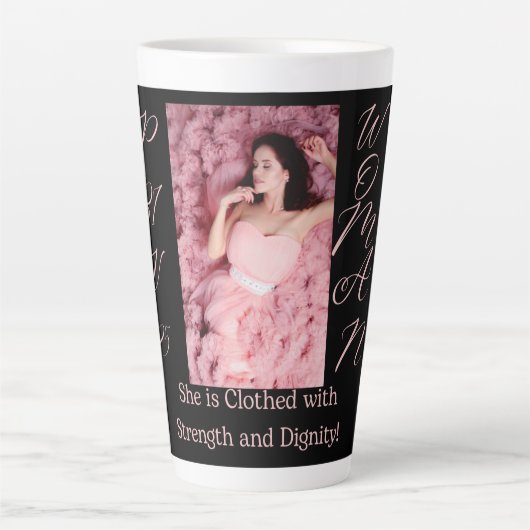Proverbes 31 Femme Noir & Rose Latte Mug (Devant)