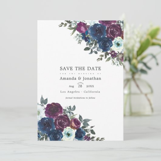 Pruim- en marineblauwe bloemen bruiloftsfoto save the date (Staand voorkant)