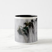 Pruimen uit Okmok Volcano, Aleutiaanse eilanden Tweekleurige Koffiemok (Center)