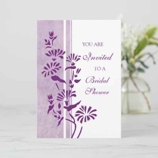 Prune et cartes blanches d'invitation de Fête de (Debout devant)