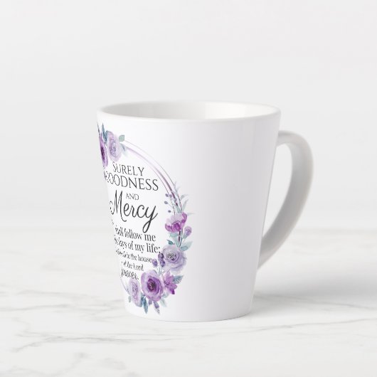 Psalm 23:6 Inspirerend Bijbelvers Paarse Bloemen Latte Mok (Rechterhoek)