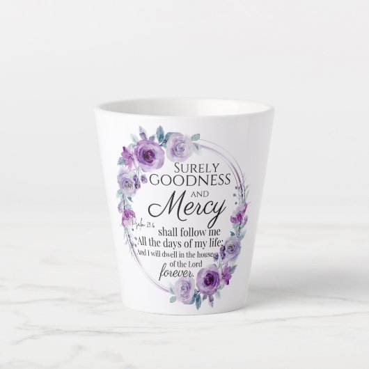 Psalm 23:6 Inspirerend Bijbelvers Paarse Bloemen Latte Mok (Voorkant)