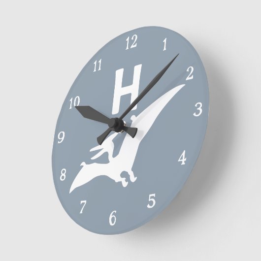 Pterodactyl Dinosaur Monogram Nursery Wall Clock Ronde Klok (Hoek)