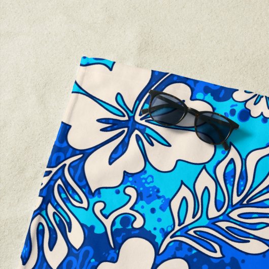 Pua Aloha Hawaiian Heart Shaped Hibiscus Blue Strandlaken (In situ)