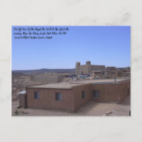 Pueblo Chapel met begraafplaats links