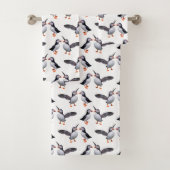 Puffin Frenzy Bathroom Towel Set Bad Handdoek (Insitu)