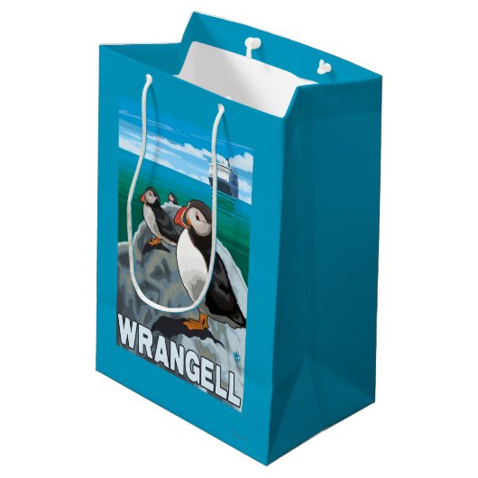 Puffins & Cruise Ship - Wrangell, Alaska Medium Cadeauzakje (Achterkant Gekanteld)