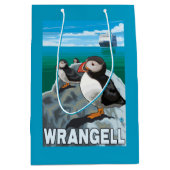 Puffins & Cruise Ship - Wrangell, Alaska Medium Cadeauzakje (Voorkant)