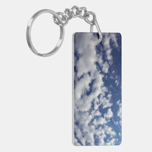 Puffy Clouds on Blue Sky Sleutelhanger (Voorkant Links)