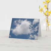 Puffy Cumulus Clouds in Blue Sky Kaart (Gele Bloem)