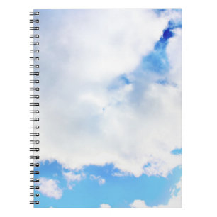Puffy White Clouds en Blue Sky Notitieboek
