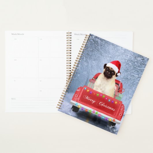 Pug Dog in sneeuw, met kersttruck Planner (Display)