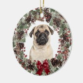 Pug Dog Red Bow Pinecone Wreath Personalized Keramisch Ornament (Links)