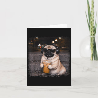 Pug drinking iced coffee lover humor funny dog mem kaart