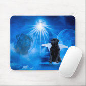 Pug in de hemel als engelensympathie muismat (Met muis)