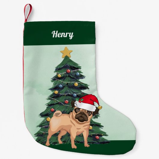 Pug in Santa Hat met kerstboomgroen monogram Kleine Kerstsok (Voorkant)