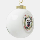 Pug Kerstkrans Feestelijke Pup Keramische Bal Ornament (Links)