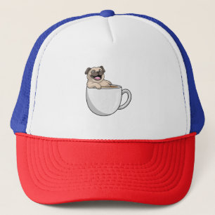 Pug met beker koffie trucker pet