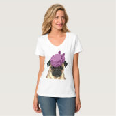 Pug met Paars Pet T-shirt (Voorkant volledig)