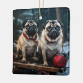 Pug Snowy Sleigh Kerstmisdecor Keramisch Ornament (Links)