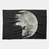 Pug Stand Op Berg Spooky Halloween Moon Theedoek (Horizontaal)