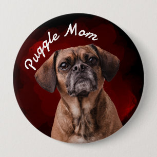 Puggle mama met rode achtergrondButton Ronde Button 4,0 Cm