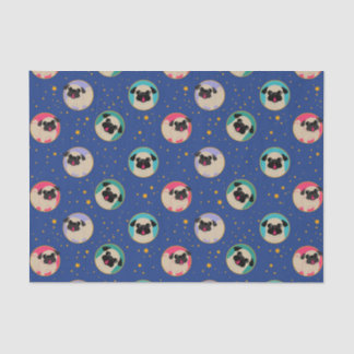 Pugs in gekleurde cirkels in hemel en sterren tissuepapier