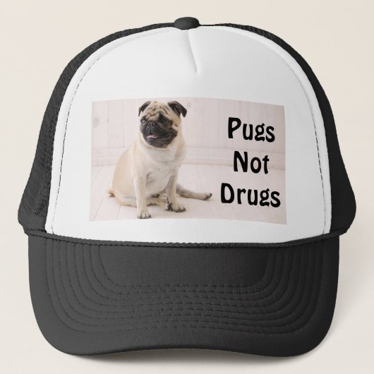 Pugs not Drugs Trucker Hat Pet (Voorkant)