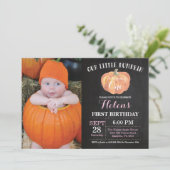 Pumpkin First Birthday Invitation Pink Chalkboard Kaart (Staand voorkant)