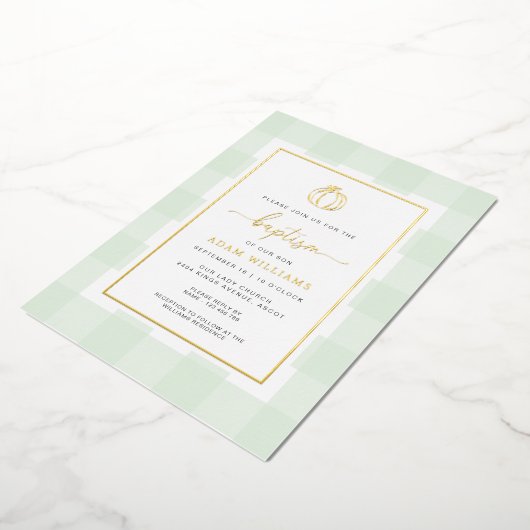 Pumpkin Green Gingham Baptism Gold Foil Invitation Folie Uitnodiging (Gedraaid)