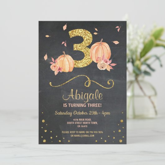 Pumpkin THREE Birthday 3rd Herfst Chalk Gold Invit Kaart (Staand voorkant)