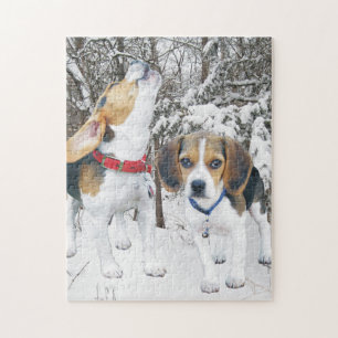 Puppies van beagle in de sneeuwige Bossen Legpuzzel