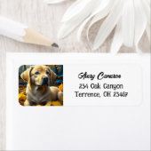 Puppy hond spelen in herfst bladeren gepersonalise etiket (Insitu)