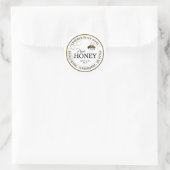Pure Honey Realistic Bee met Honeycomb Pattern Ronde Sticker (Tas)