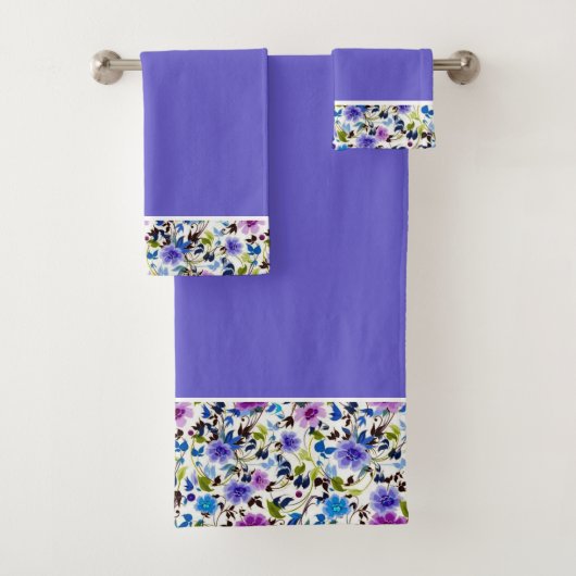 Purple and blue floral bath towel set (En situation)