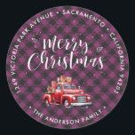 Purple Christmas Classic Camion Rouge Adresse de r<br><div class="desc">Créez de magnifiques étiquettes d'adresse de retour de Noël avec un camion rouge classique sur un motif plaid de buffle rouge. Personnalisez facilement ces étiquettes de Noël rouges à damiers avec votre nom de famille et votre adresse.</div>