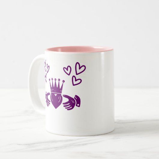 Purple Claddagh Ring Coffee Mug Tweekleurige Koffiemok (Voorkant links)