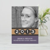 Purple Classy Keys Invitation de diplôme (Debout devant)