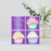 PURPLE CUPCAKED ANNIVERSAIRE INVITATION PARTI (Debout devant)