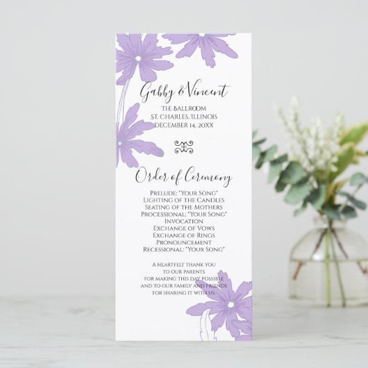 Purple Daisies sur le programme de mariage blanc (Debout devant)